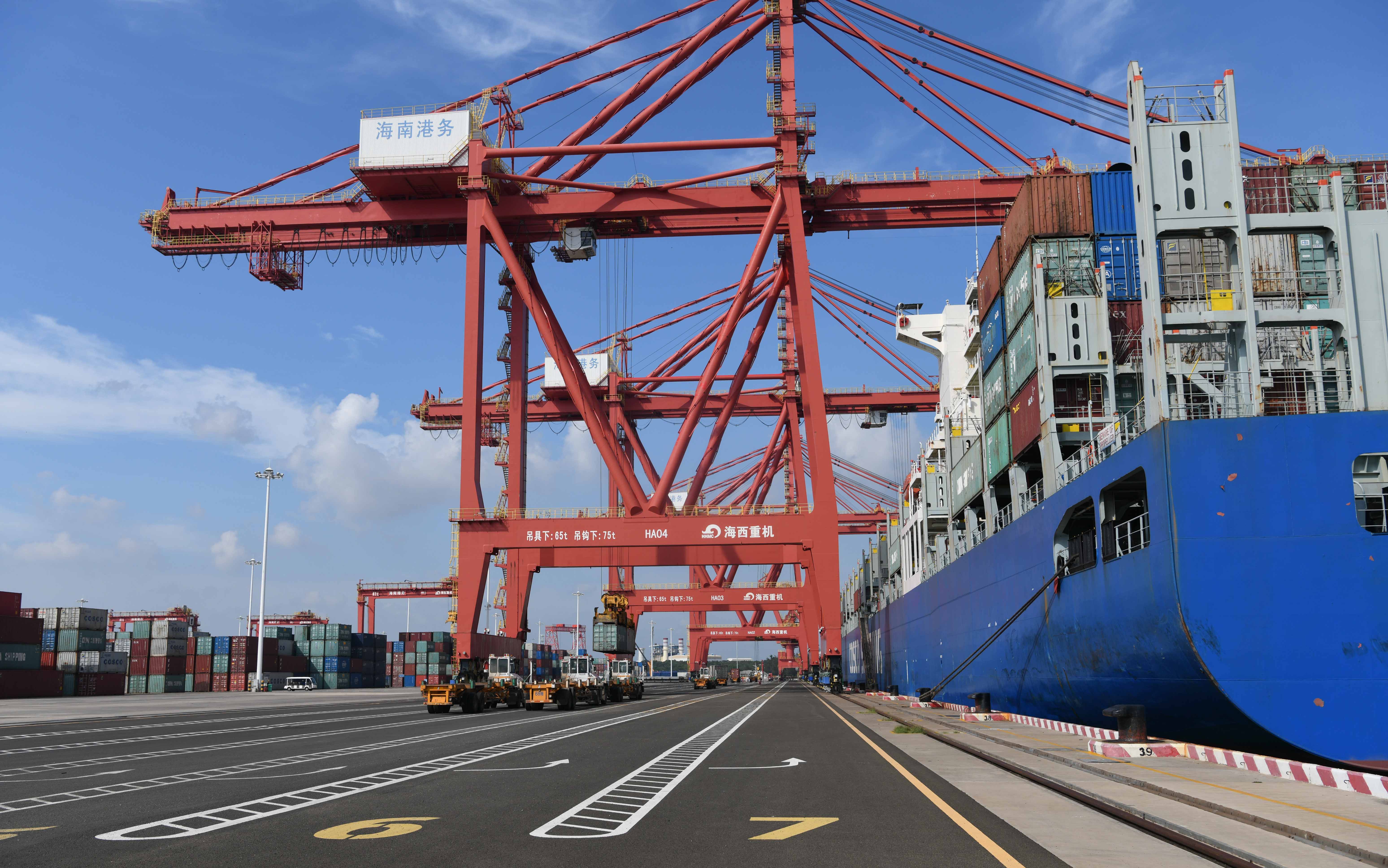 重机吊具 现代工业的钢铁臂膀