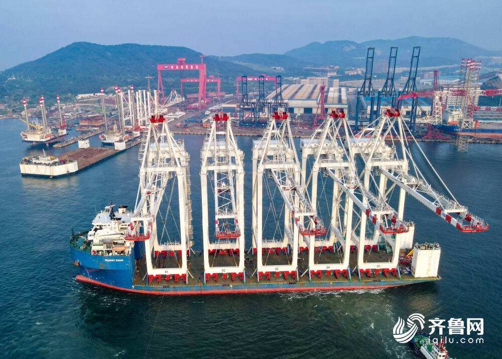 中国制造再展实力 “山东造”超大型岸桥助力埃及港口现代化升级